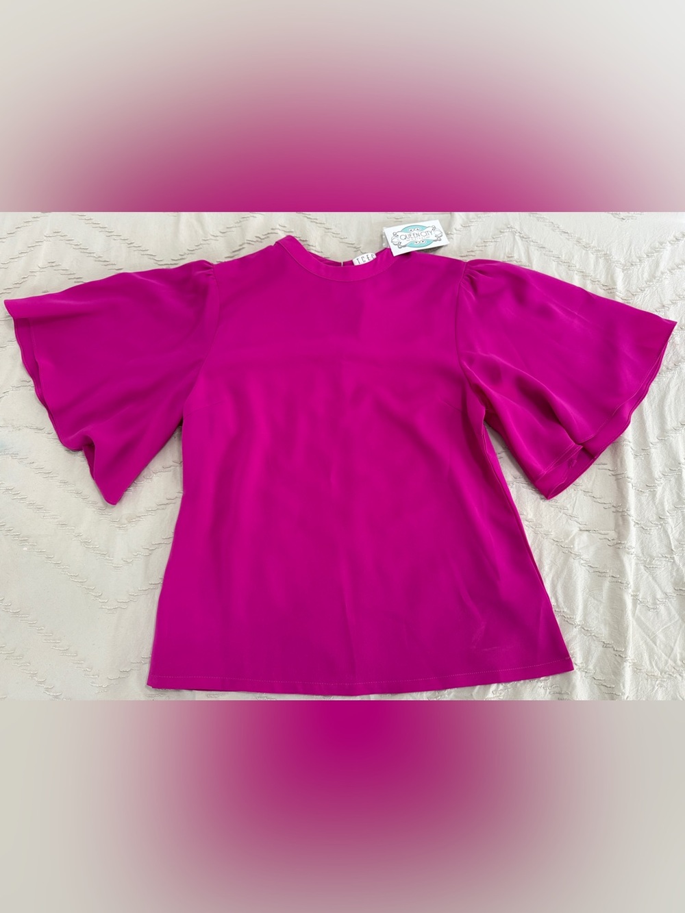 NWT Women's Fuchsia Flutter Sleeve Boutique Top